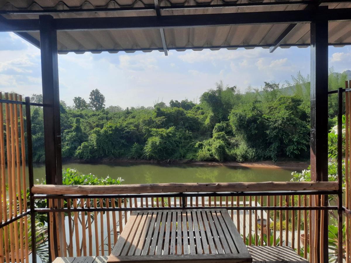 Resor Chasorn Riverside