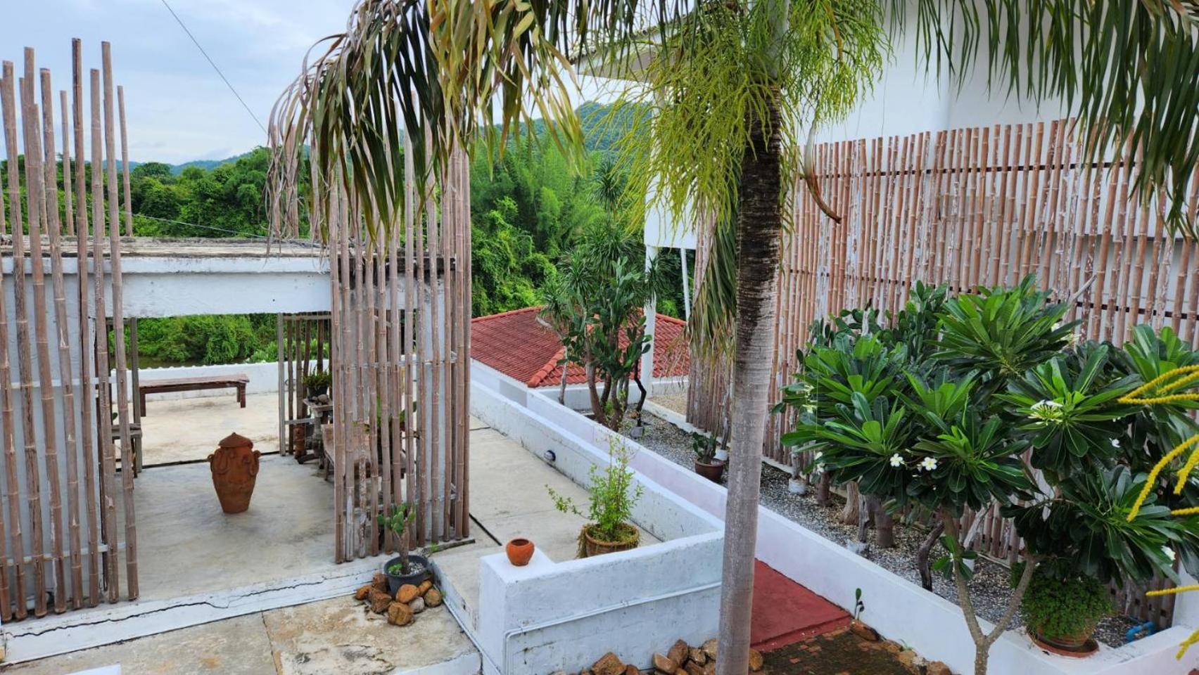 Resor Chasorn Riverside 3*